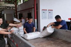 防救援大队为全县9个乡镇22个行政村配发了消防